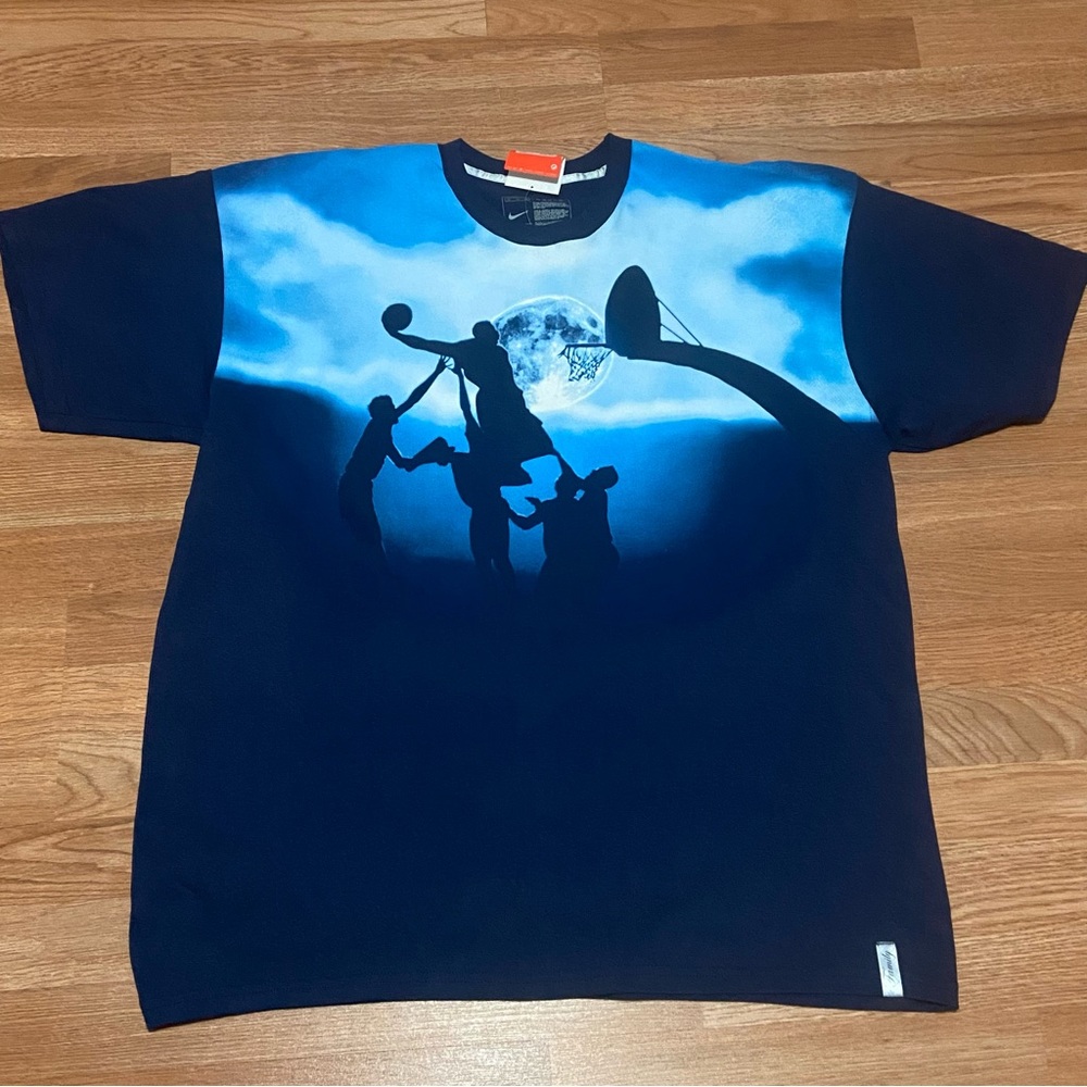 Throwback Nike Graphic T-Shirt Size XXL